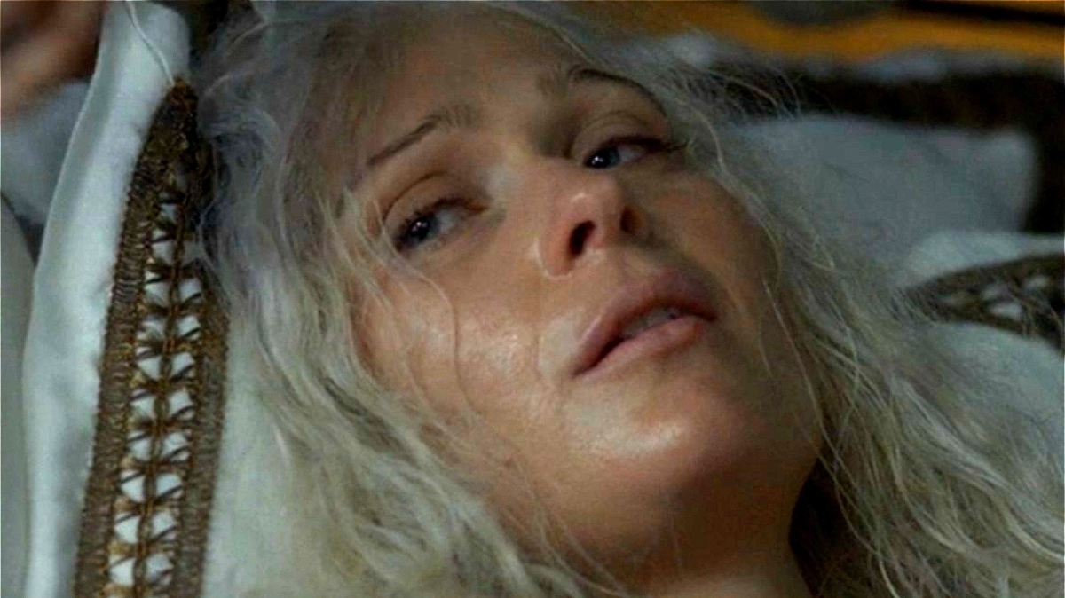 The Targaryen Queen undergoing a traumatic birth.
