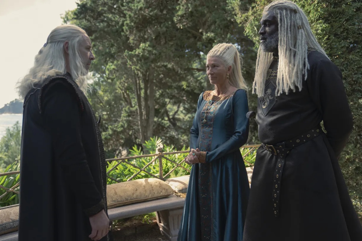 King Viserys speaks with Rhaenys & Corlys